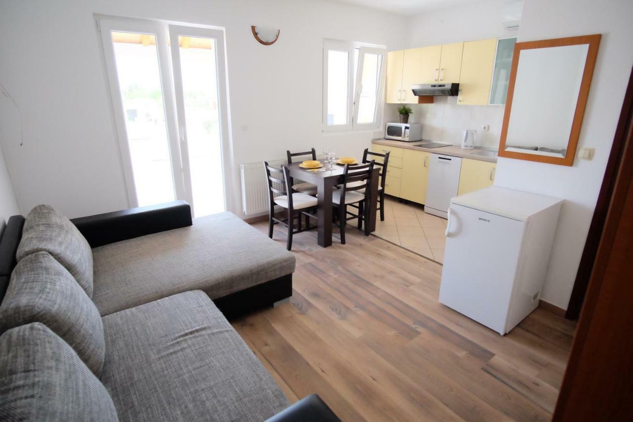 Apartmani Svemir 드라게 외부 사진